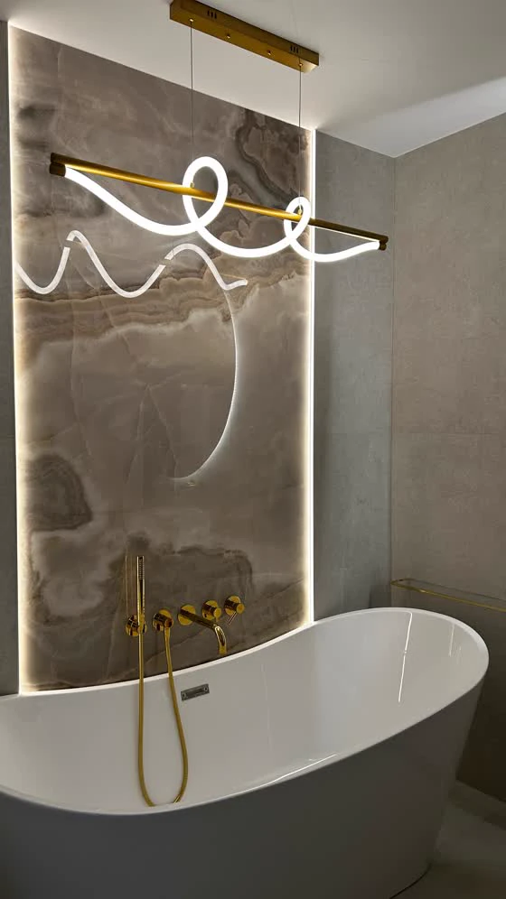 Realizacja łazienki w złocie, Instagram WIZJA Interior Design